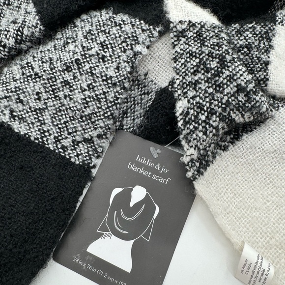 Hildie & Jo Black & White Plaid Scarf Blanket 28” x 76”NEW Winter Shawl Wrap - Picture 6 of 7